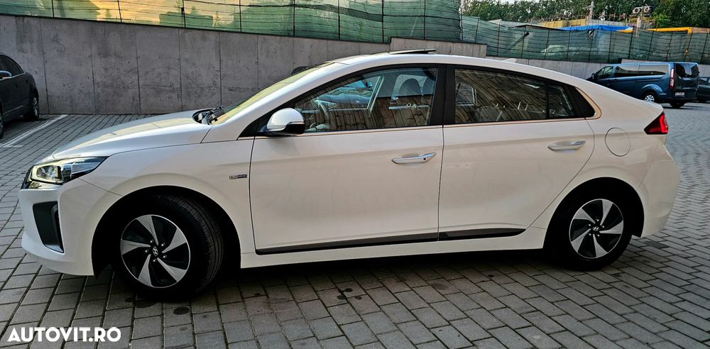 Hyundai IONIQ - 11