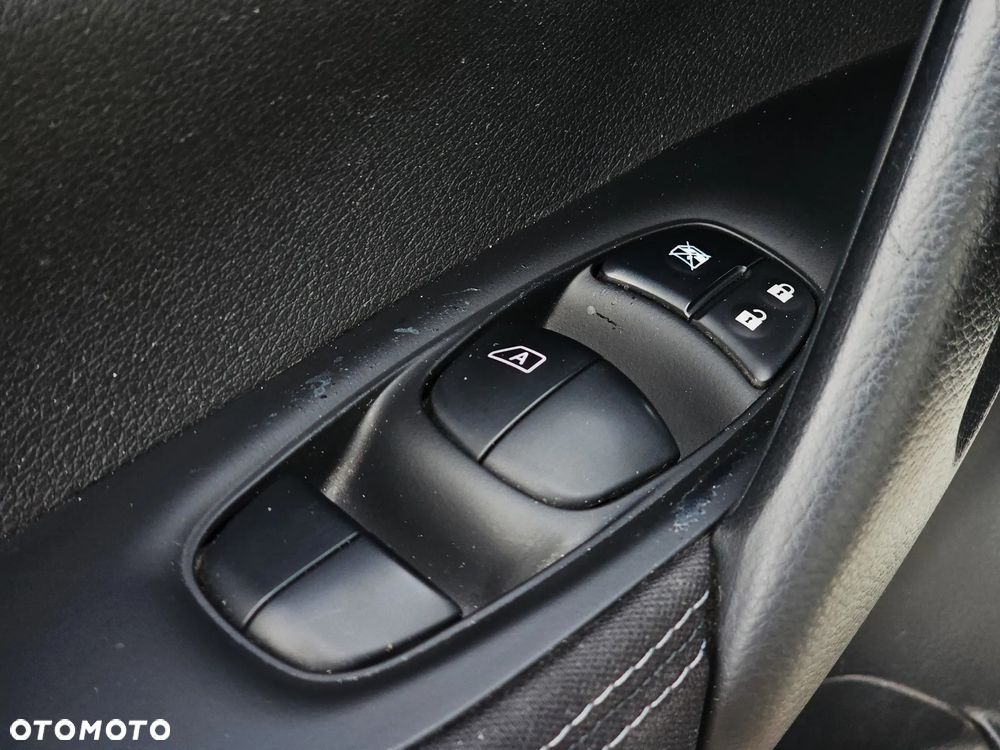 Nissan Qashqai 1.2 DIG-T N-Connecta - 15