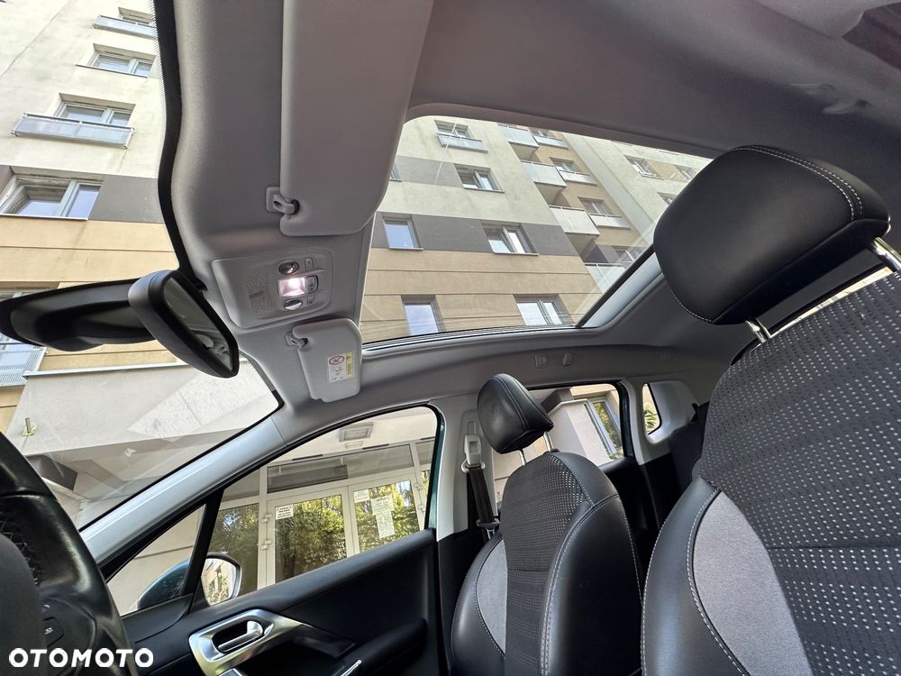 Peugeot 2008 1.2 Pure Tech Allure S&S EAT6 - 29