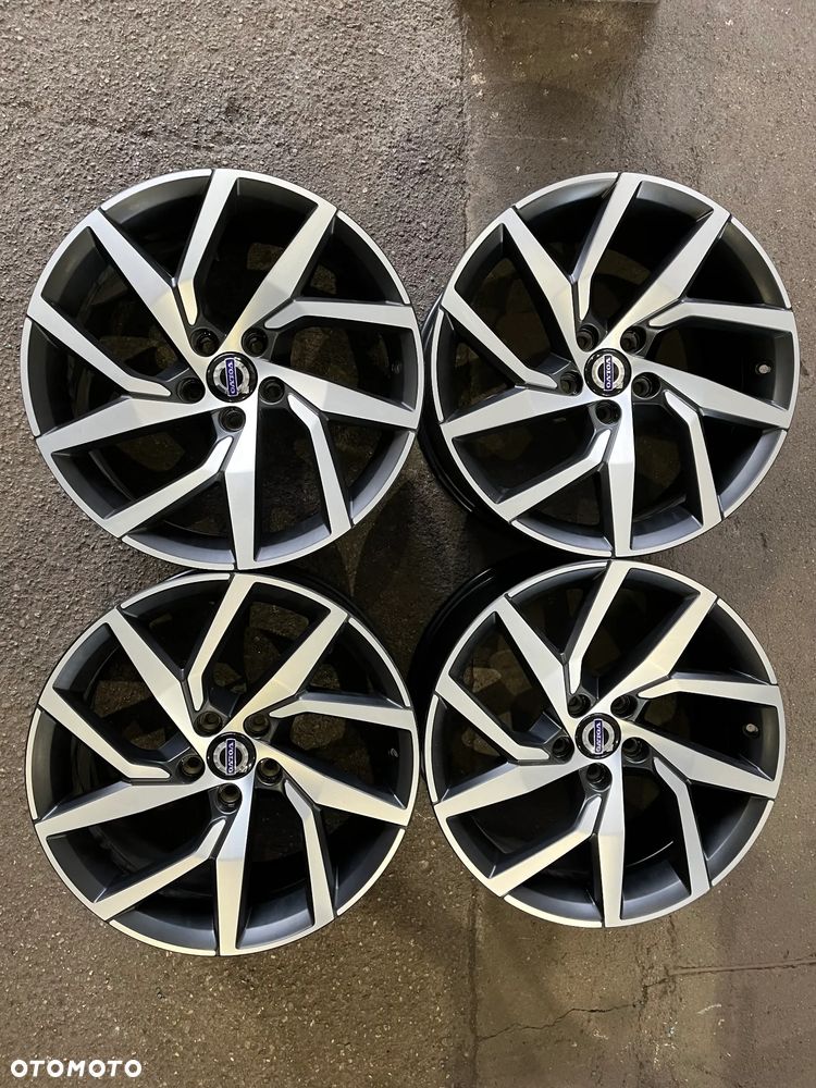 Felgi Volvo 8J x 18 ET 42 31471311 S60 V60 S90 V90 5x108 - 3