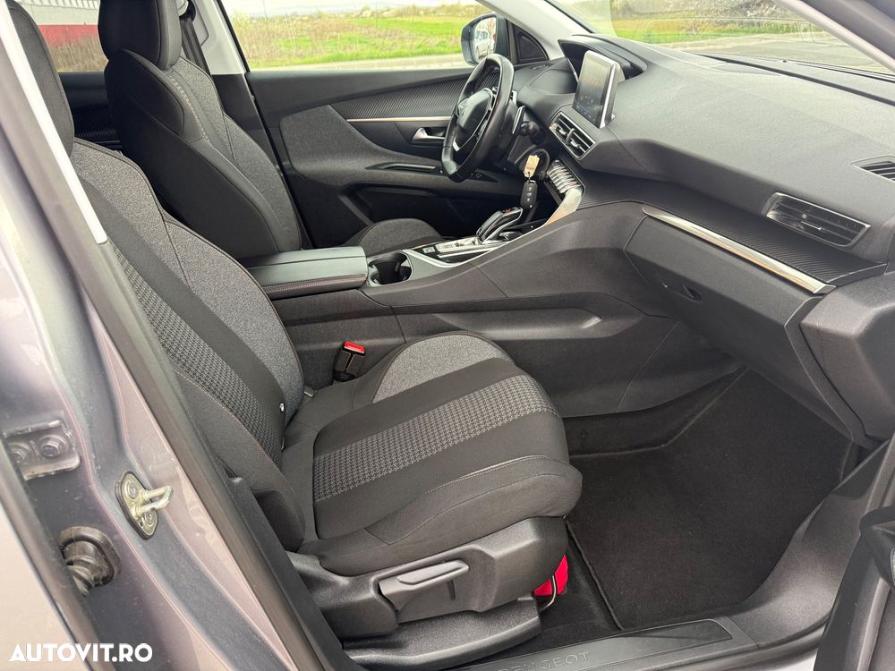 Peugeot 3008 1.2 PureTech Turbo S&S EAT6 Allure - 5