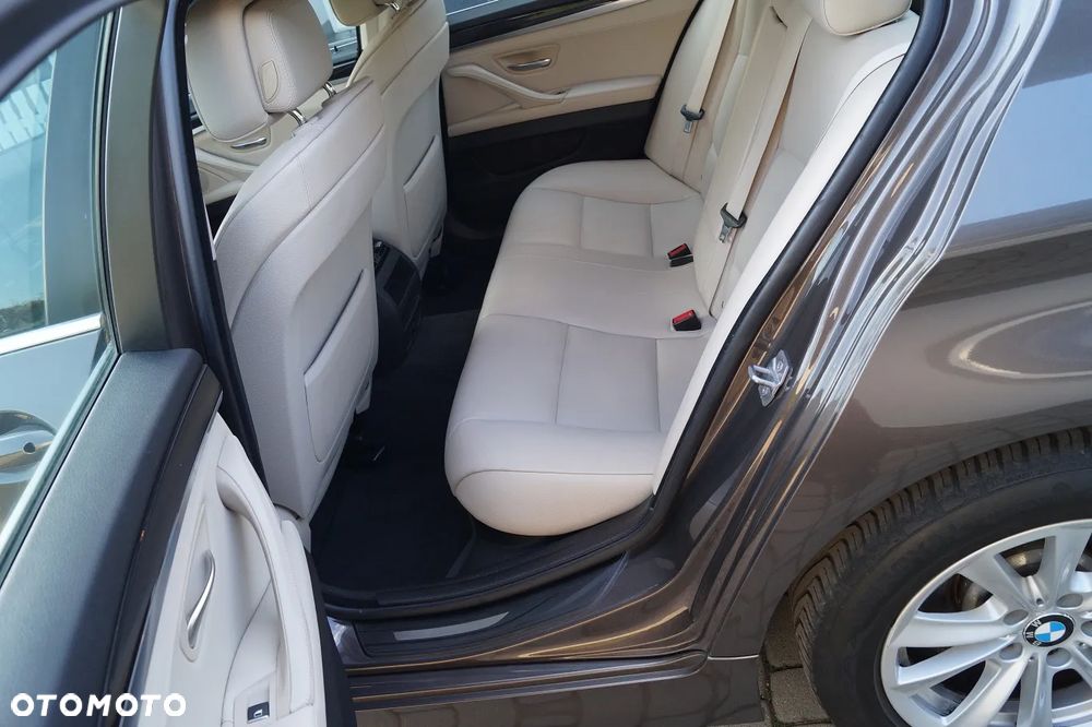 BMW Seria 5 520i - 21