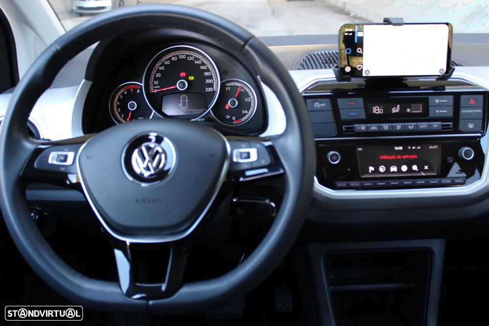 VW Up! 1.0 BMT High Auto - 18