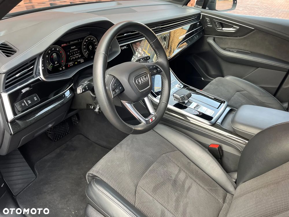 Audi Q7 - 10