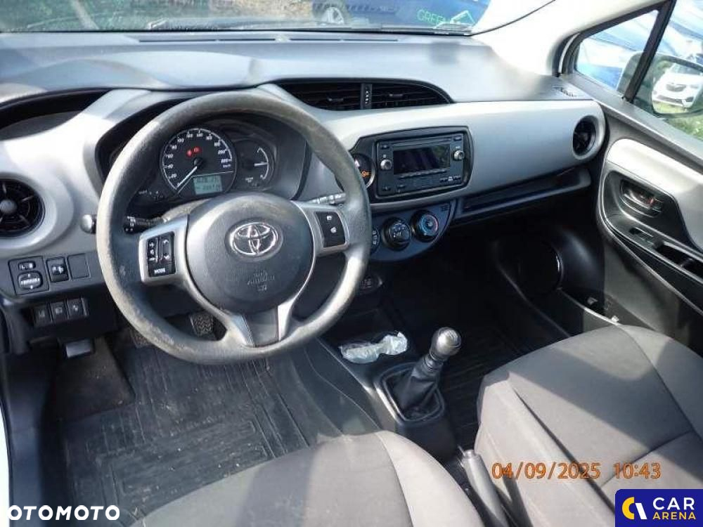 Toyota Yaris 1.5 Active - 12