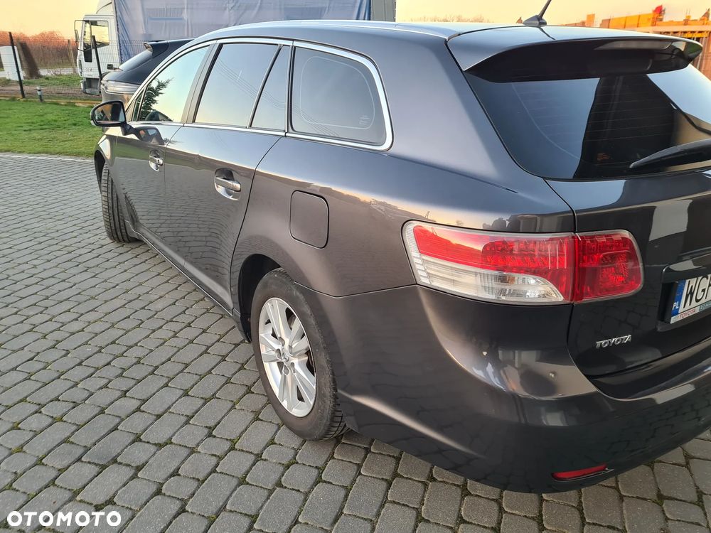 Toyota Avensis 2.0 D-4D Sol - 15