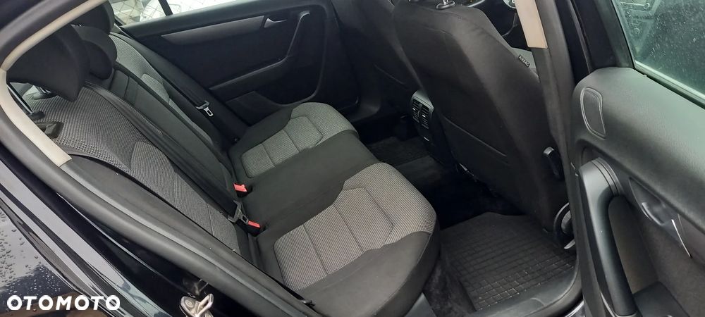 Volkswagen Passat 2.0 TDI DPF Sportline - 31