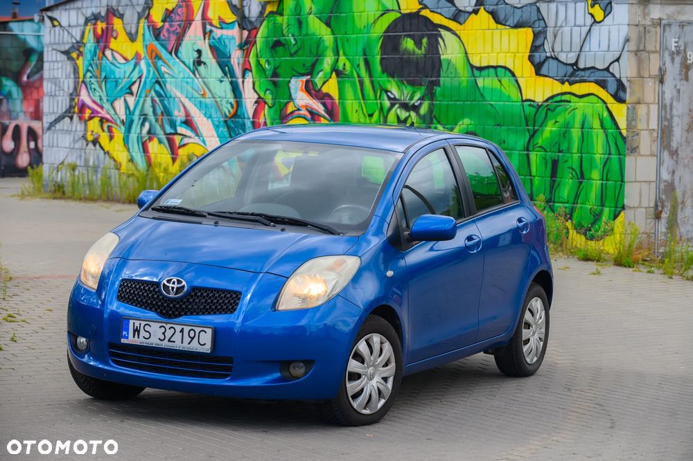 Toyota Yaris 1.3 Terra Gold - 1