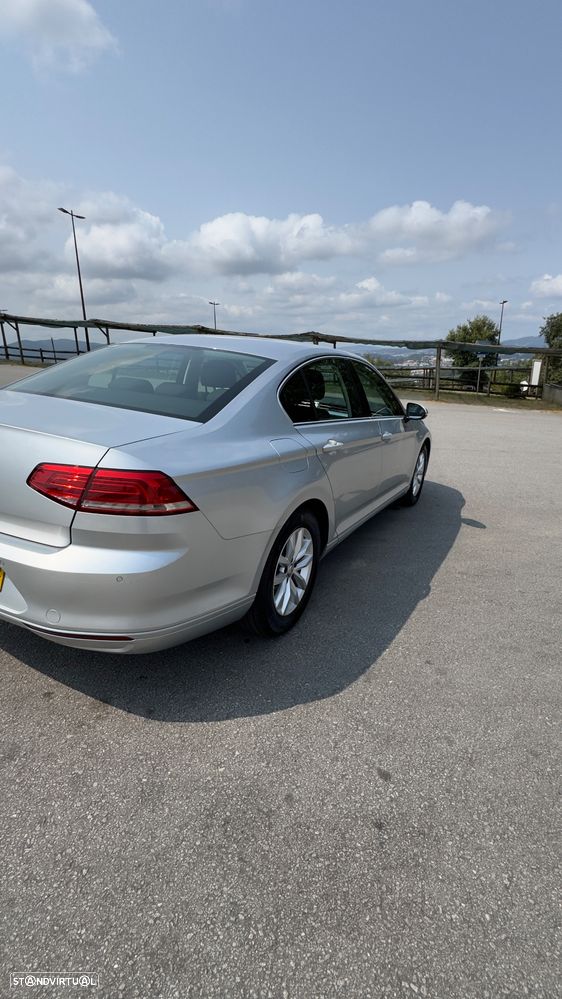 VW Passat 2.0 TDI Confortline - 4