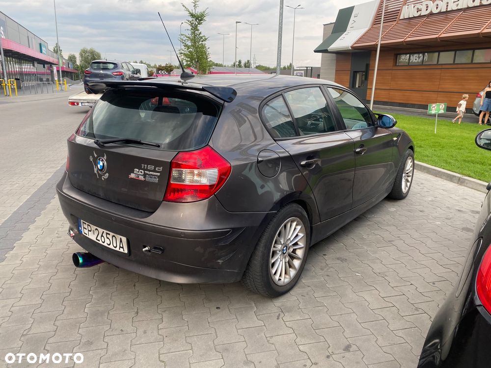 BMW Seria 1 120d - 4