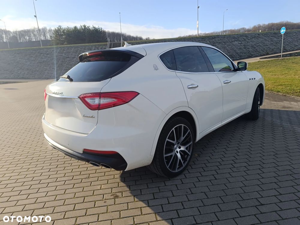 Maserati Levante Q4 - 2