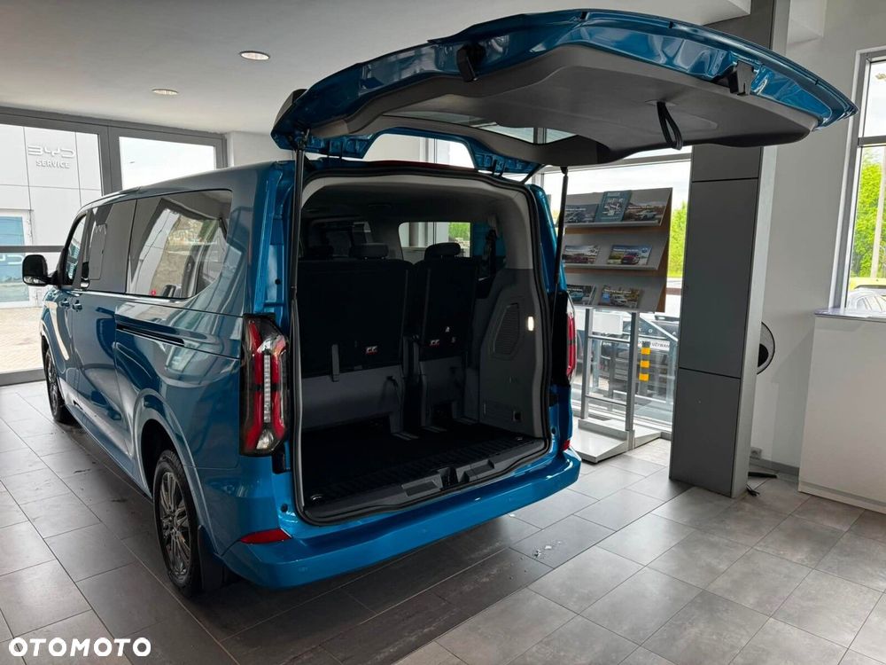 Ford Tourneo TITANIUM FWD - 6
