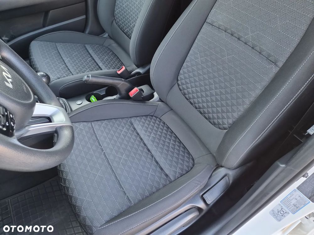 Kia Rio 1.2 M - 10