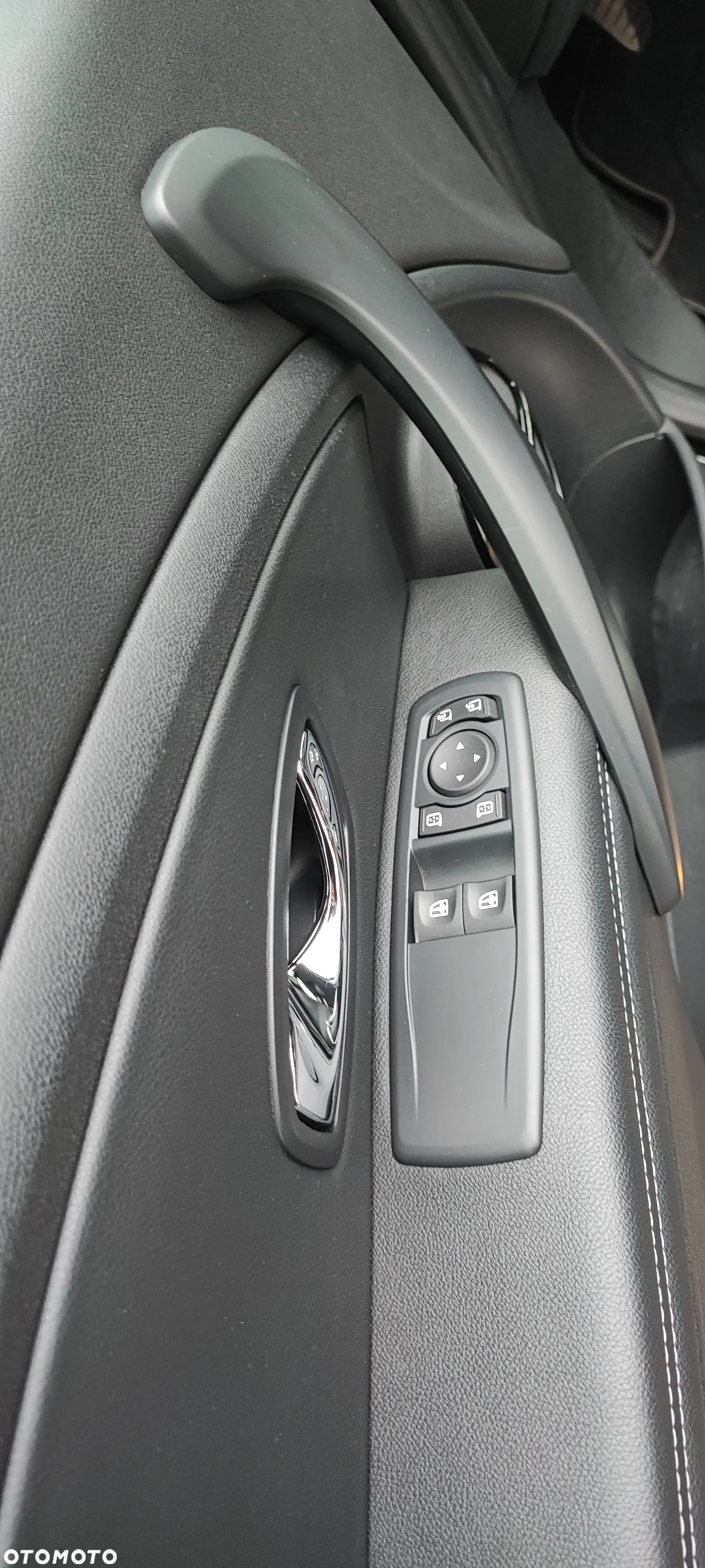 Renault Megane Grandtour ENERGY TCe 115 Start & Stop Bose Edition - 29