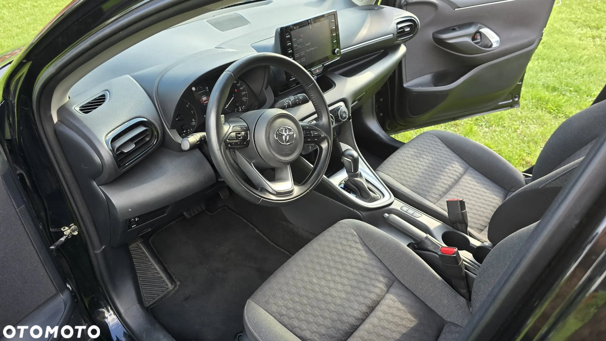 Toyota Yaris 1.5 Comfort CVT - 18