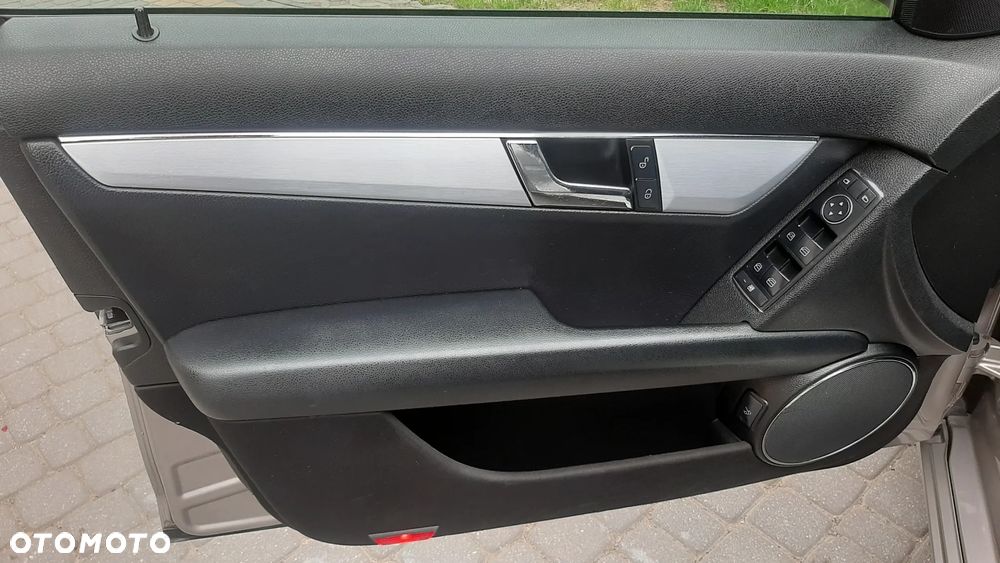 Mercedes-Benz Klasa C 180 Kompressor Avantgarde - 35