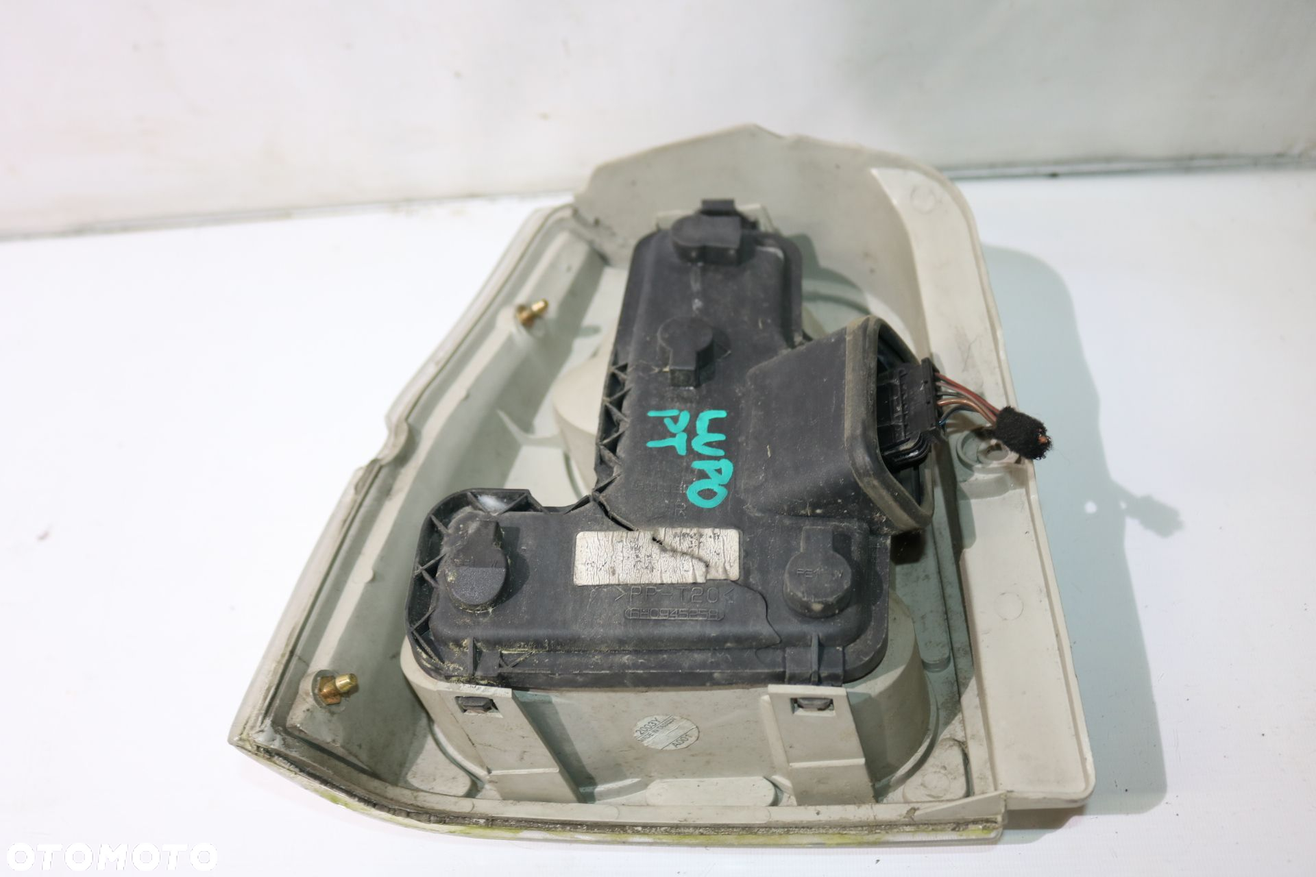 LAMPA PRAWA TYLNA VOLKSWAGEN LUPO - 3