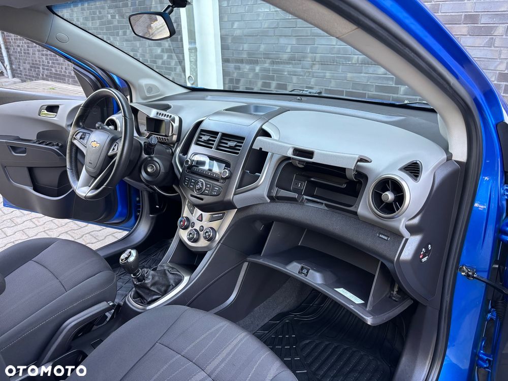 Chevrolet Aveo 1.6 LTZ S/S - 25