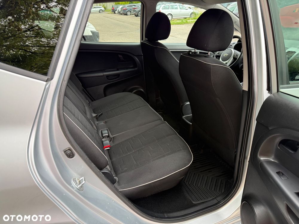 Kia Venga 1.4 CRDi 90 Attract - 12