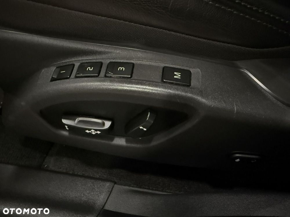 Volvo XC 60 D3 Drive-E Momentum - 17