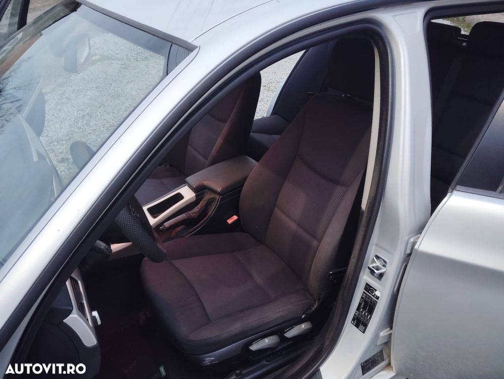 BMW Seria 3 320d DPF Touring Blue Performance Edition Fleet - 9