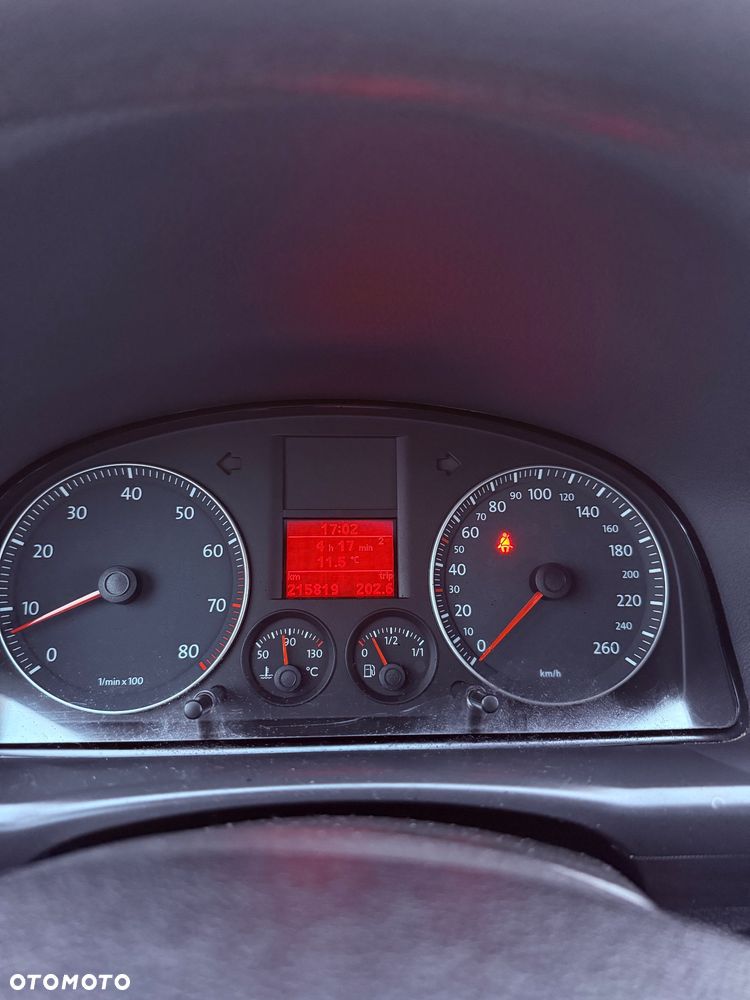 Volkswagen Touran - 12
