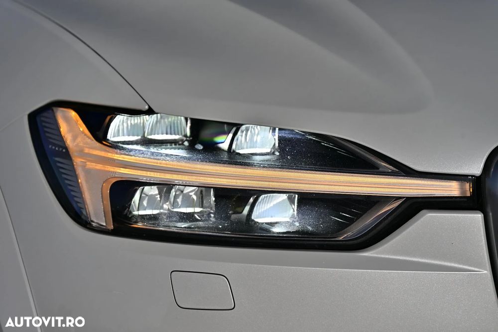 Volvo XC 60 D5 AWD Geartronic RDesign - 37