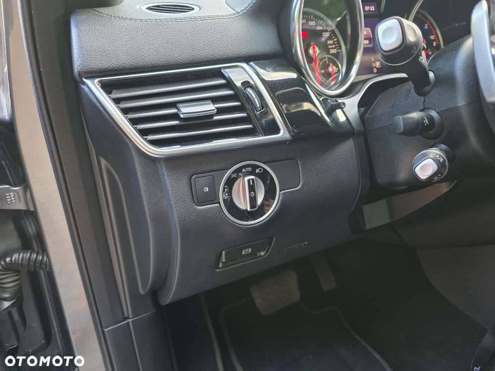 Mercedes-Benz GLS - 14