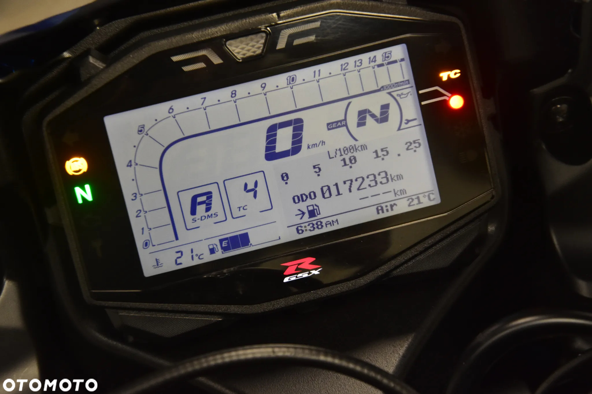 Suzuki GSX-R - 15