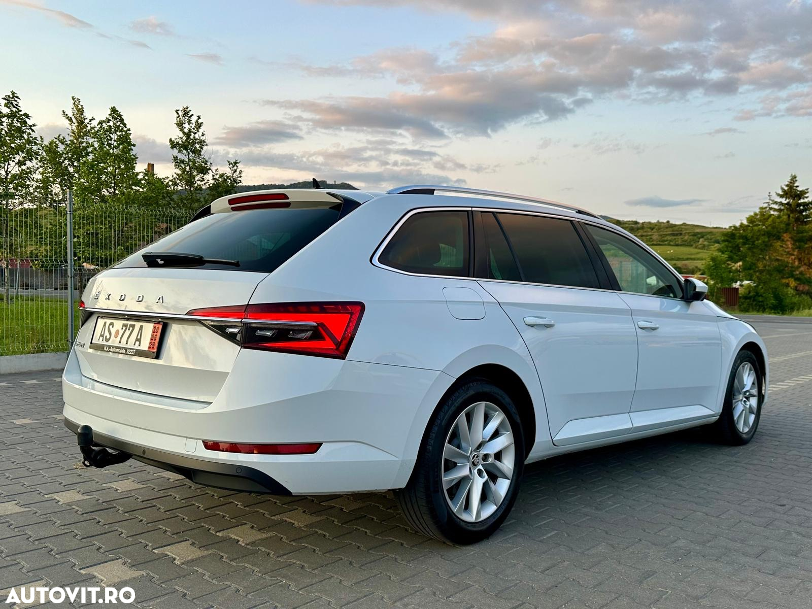Skoda Superb 2.0 TDI DSG Ambition - 11