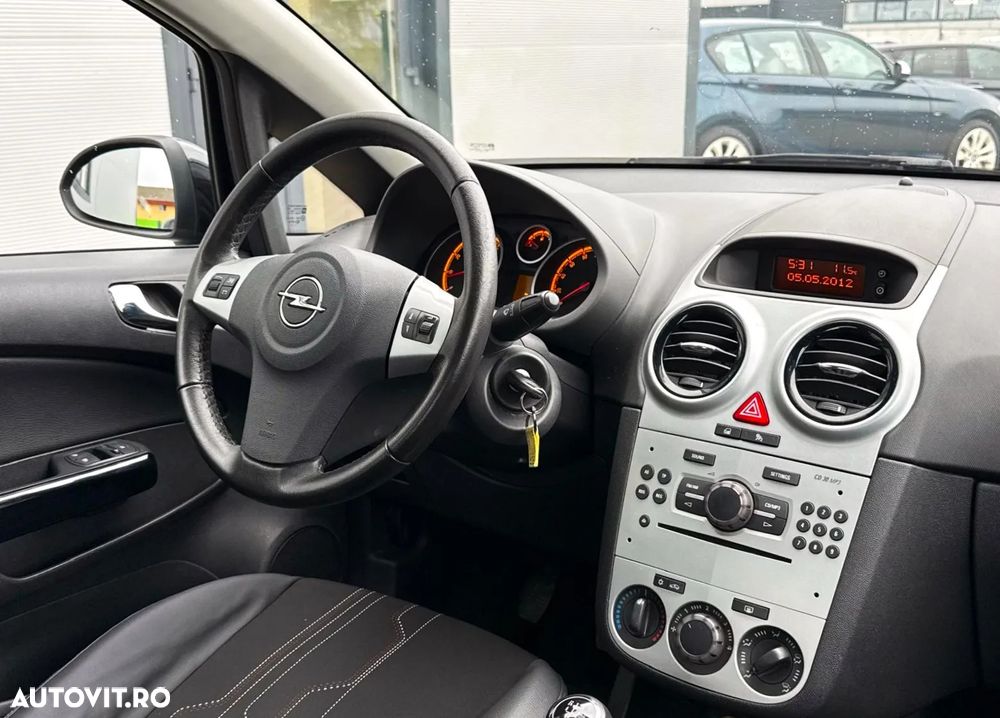 Opel Corsa 1.2 Essentia - 8