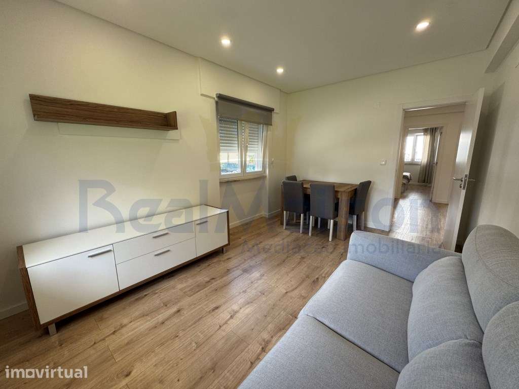 Arrenda-se Apartamento T2 Renovado e Equipado - Mem Martins - Grande imagem: 3/16