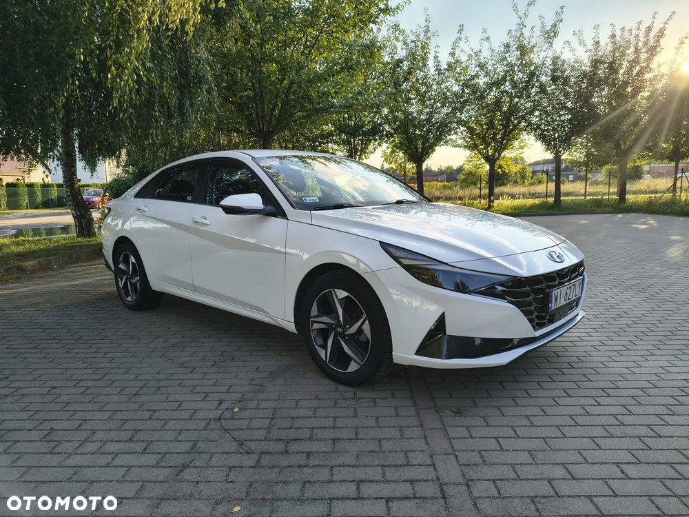 Hyundai Elantra 1.6 Executive CVT - 5