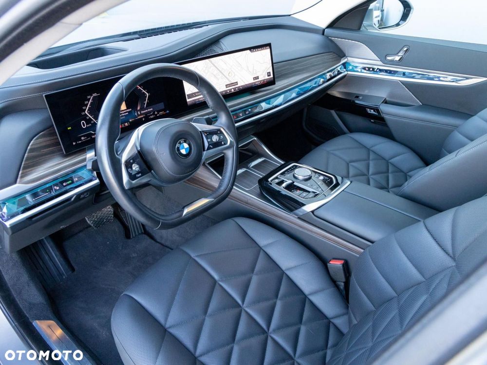 BMW Seria 7 - 12