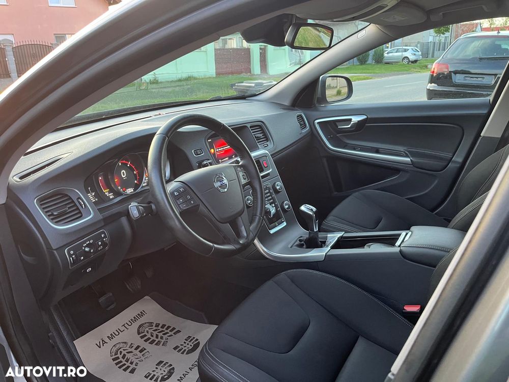 Volvo V60 D2 Momentum - 3