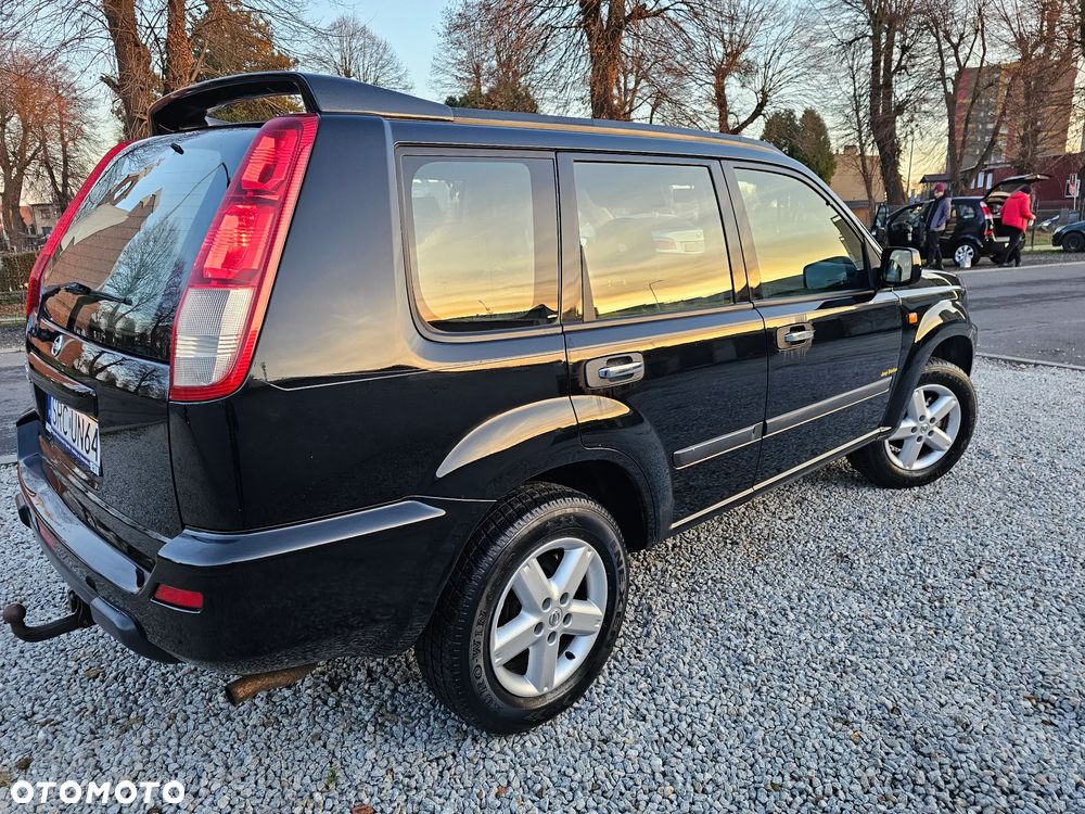 Nissan X-Trail 2.0 4x2 Comfort - 37