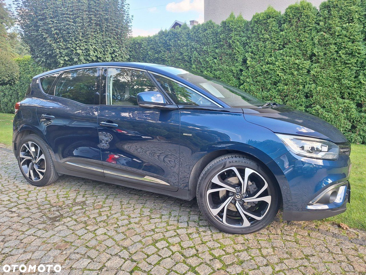 Renault Scenic ENERGY TCe 130 BOSE EDITION - 33