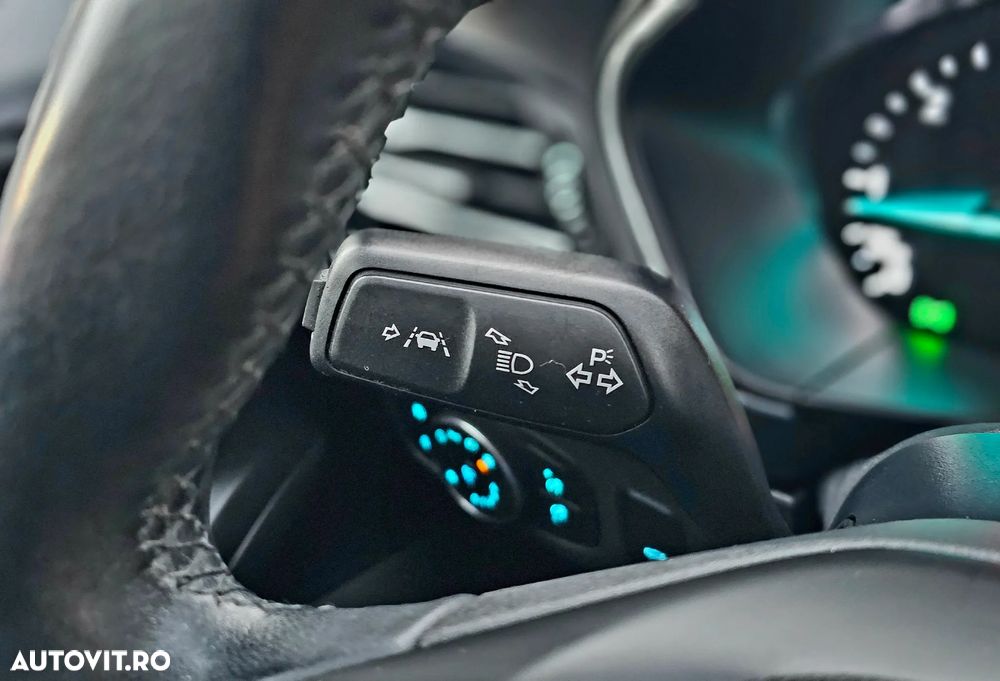 Ford Focus 1.5 EcoBlue Titanium Business - 30