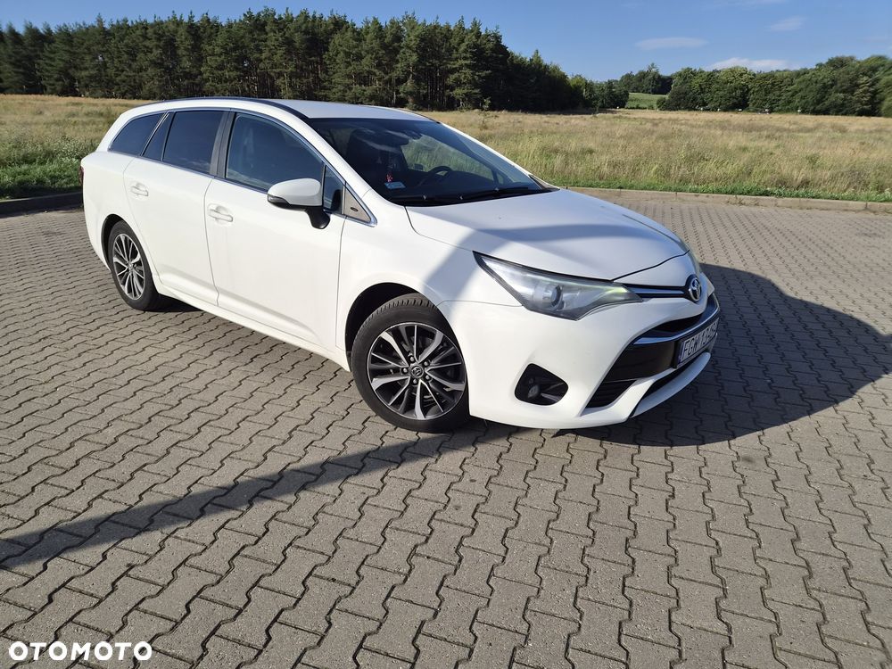 Toyota Avensis - 1