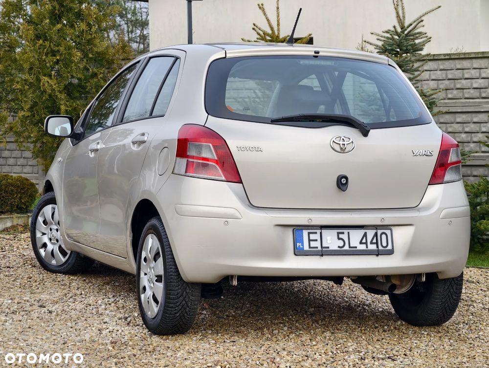 Toyota Yaris 1.33 Premium - 25