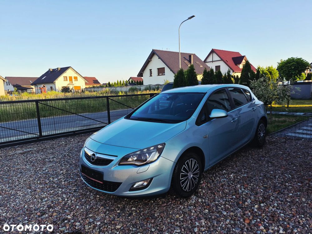 Opel Astra 1.6 Design Edition - 2