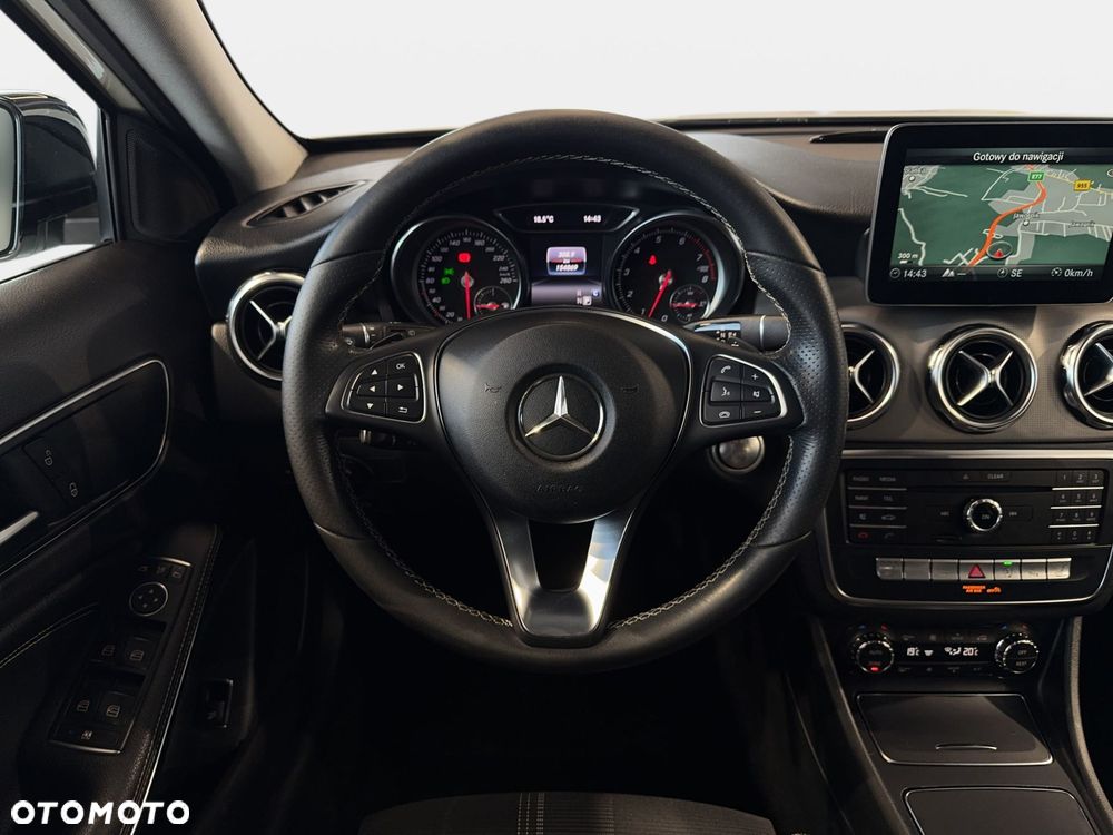 Mercedes-Benz GLA - 18