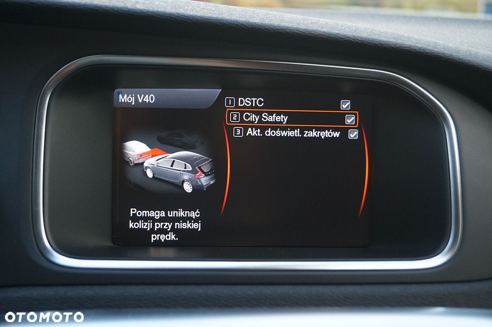 Volvo V40 D3 Summum - 34