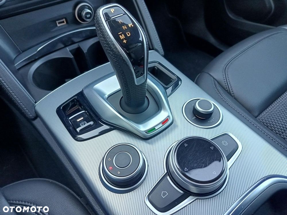 Alfa Romeo Stelvio 2.0 Turbo Sprint Q4 - 26