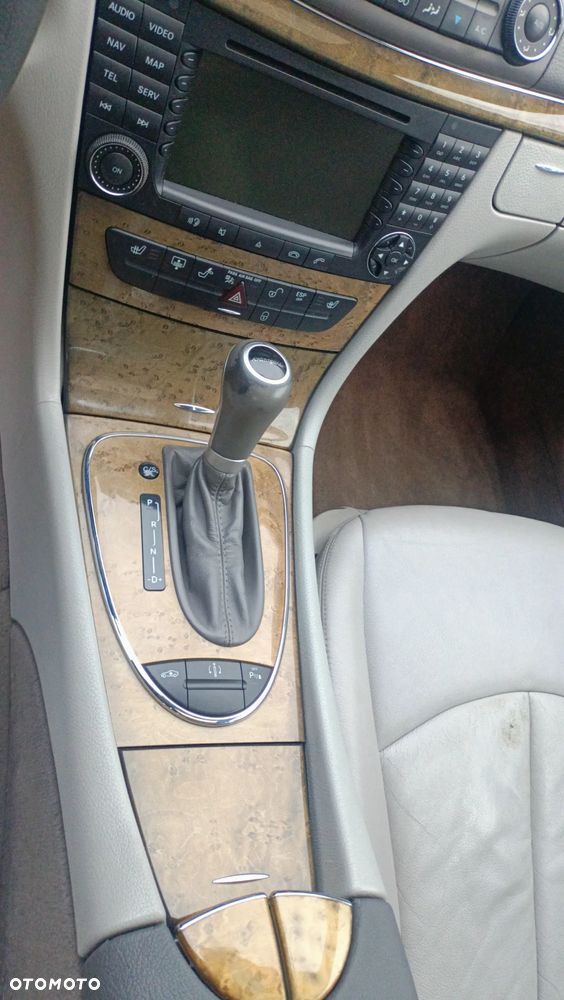 Mercedes-Benz Klasa E 320 CDI 7G-TRONIC Avantgarde BusinessEDITION - 35