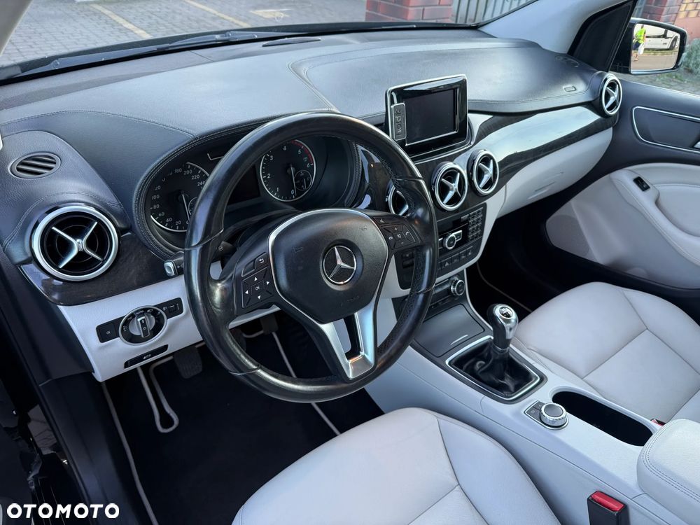 Mercedes-Benz Klasa B 200 CDI (BlueEFFICIENCY) - 14