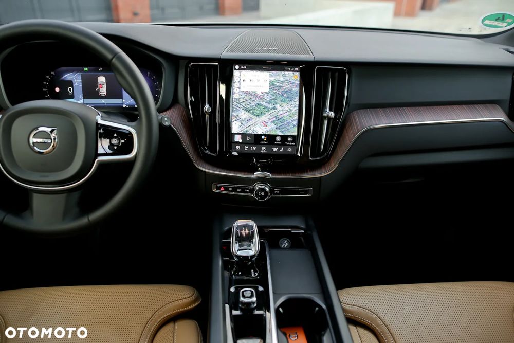 Volvo XC 60 B4 D AWD Ultimate Bright - 23
