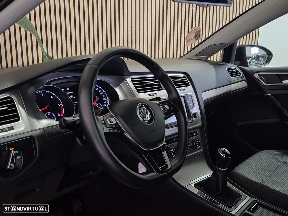 VW Golf 1.6 TDi Highline - 9