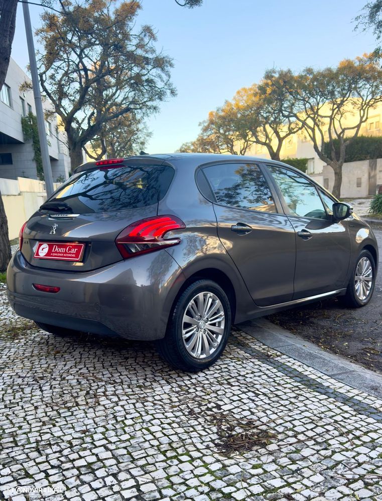 Peugeot 208 1.2 PureTech Signature - 5