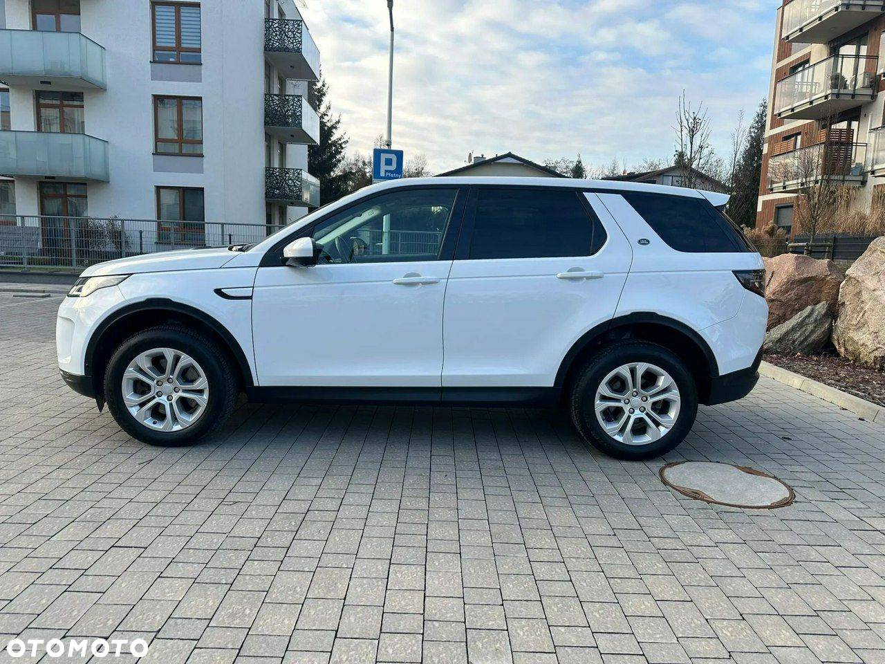 Land Rover Discovery Sport 2.0 P200 mHEV S - 2